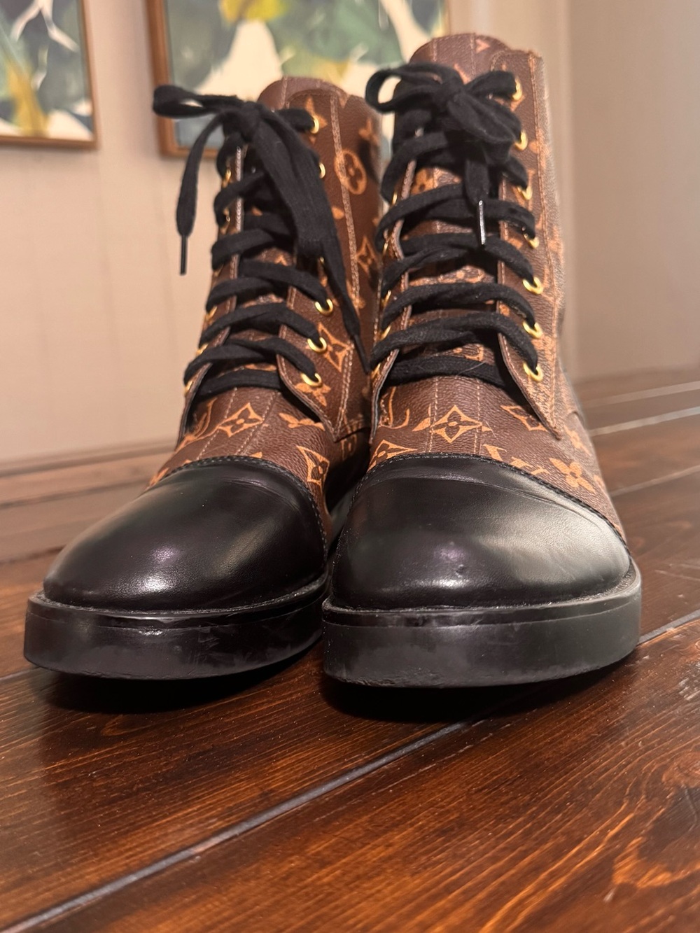 Louis Vuitton STYLE Monogram Lace-Up Boots with Gold Hardware eu 41 us 10